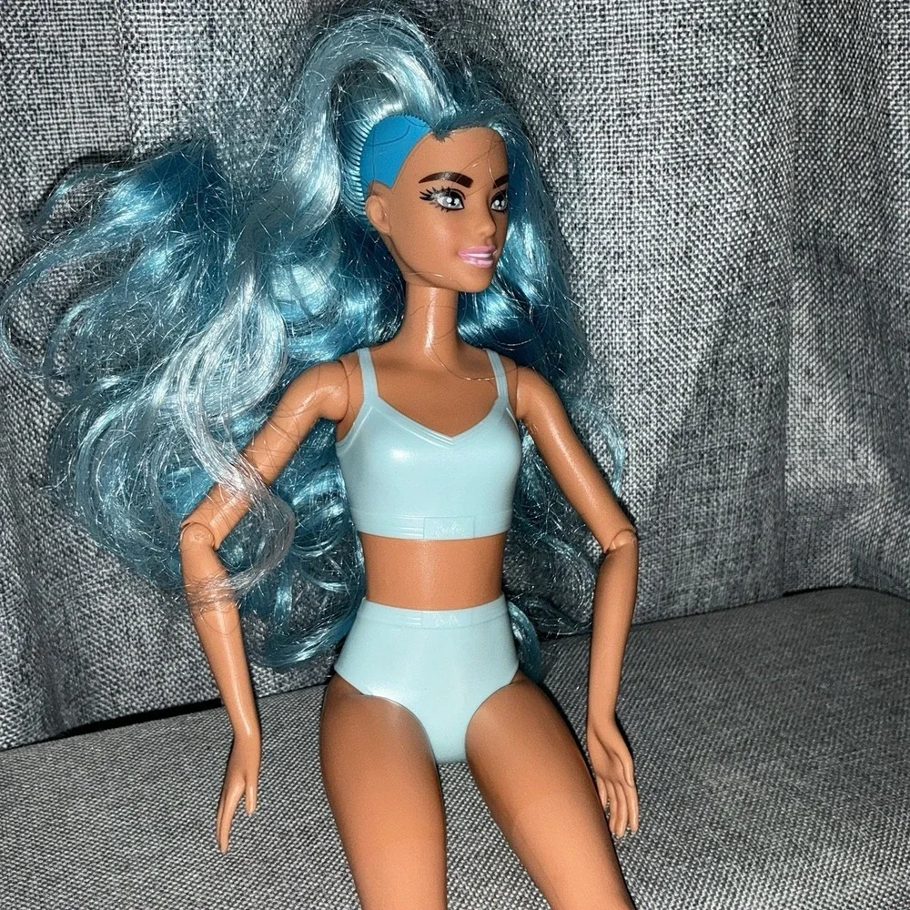 Barbie Cutie Reveal 2022 Husky Articulated Loose Doll HJL63 Snowflake Sparkle
